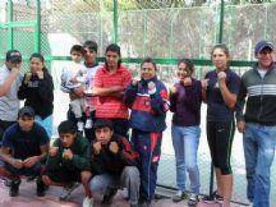 Boxeo amateur en San Lorenzo: Realizaron el pesaje para la pelea de esta noche