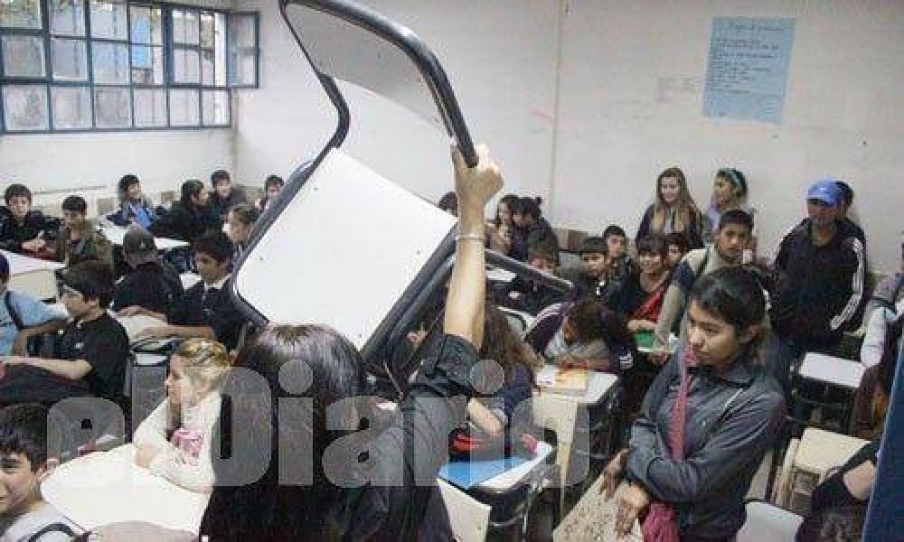 Piden el desdoblamiento de cursos de la Media 5 por aulas superpobladas