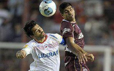 Gan� y volvi� a ser el �nico l�der del campeonato