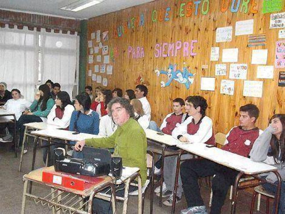 Presentaci�n del libro 'Desmonumentar a Roca' en Chivilcoy 
