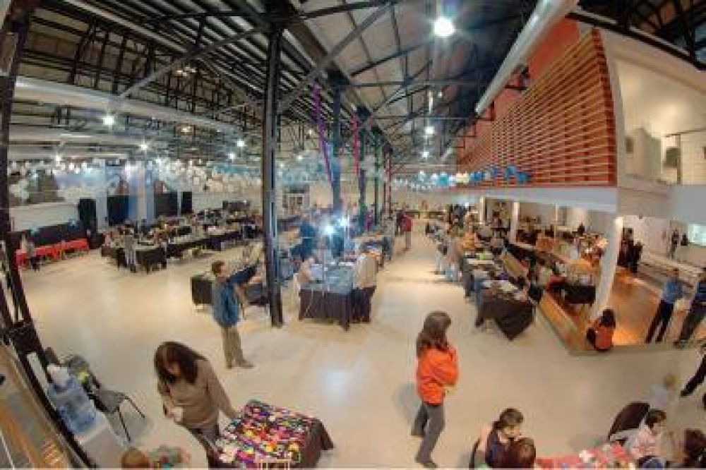 La Feria �Revoluci�n� comenz� con distintas propuestas