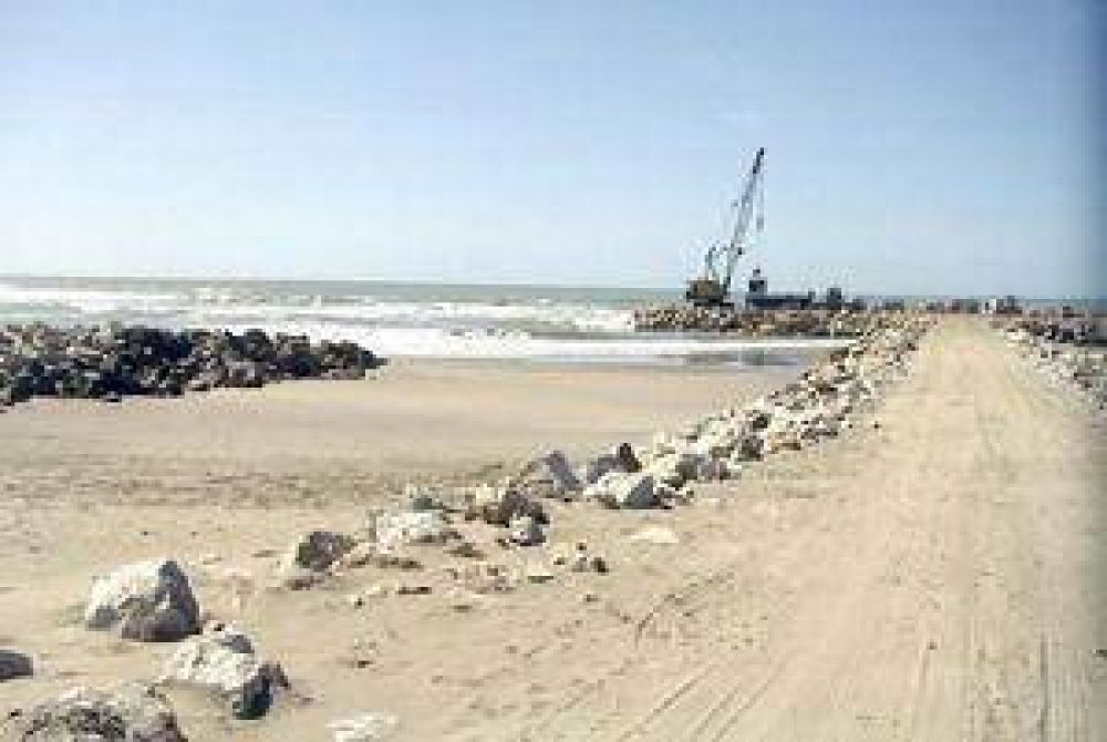 Quieren controlar extracci�n de arena en las playas