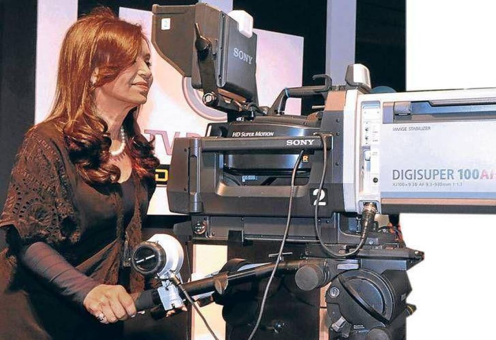 El esc�ndalo del L�zarogate devora 10 puntos de imagen positiva de CFK