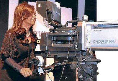 El esc�ndalo del L�zarogate devora 10 puntos de imagen positiva de CFK