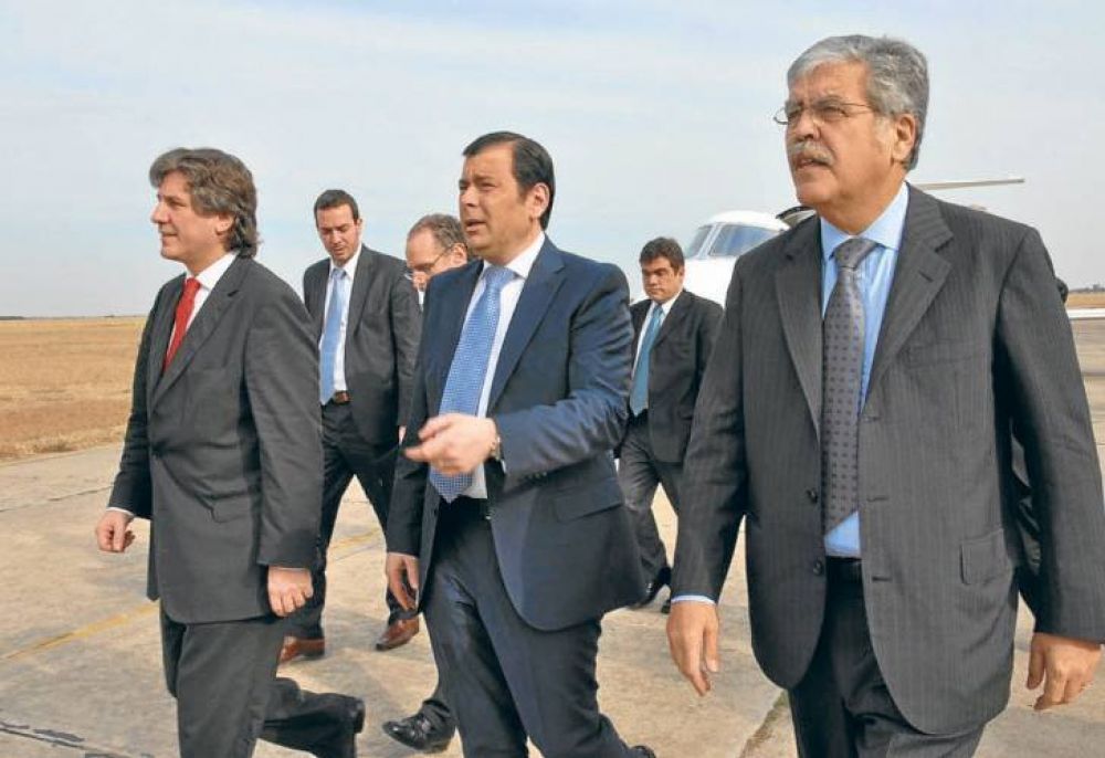 Vinculan a De Vido con una constructora