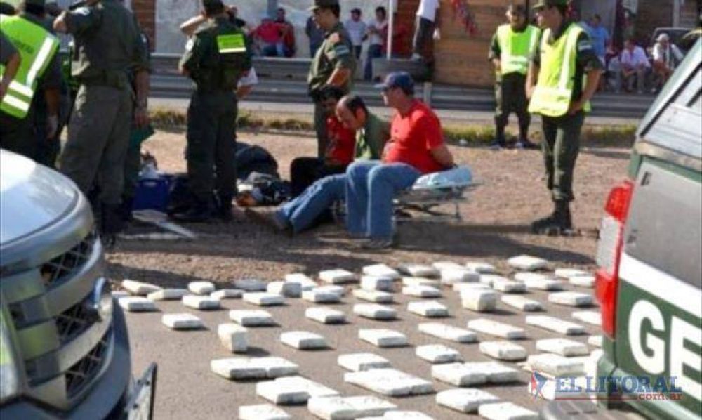 Declar� el chofer de la narco ambulancia y dijo que no sab�a lo que transportaba