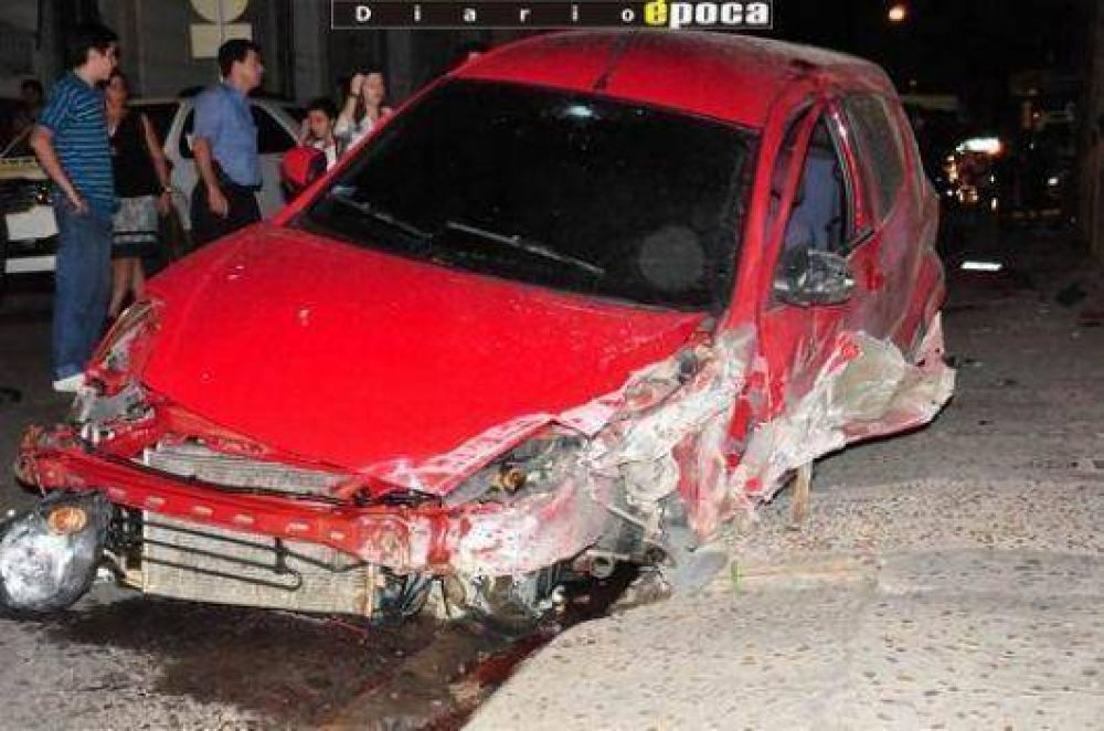 Capital: recorri� 20 metros con su auto por la vereda y a gran velocidad