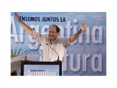 Sanz advirti� que su prioridad electoral es Mendoza y que aqu� Cobos se impondr� al kirchnerismo