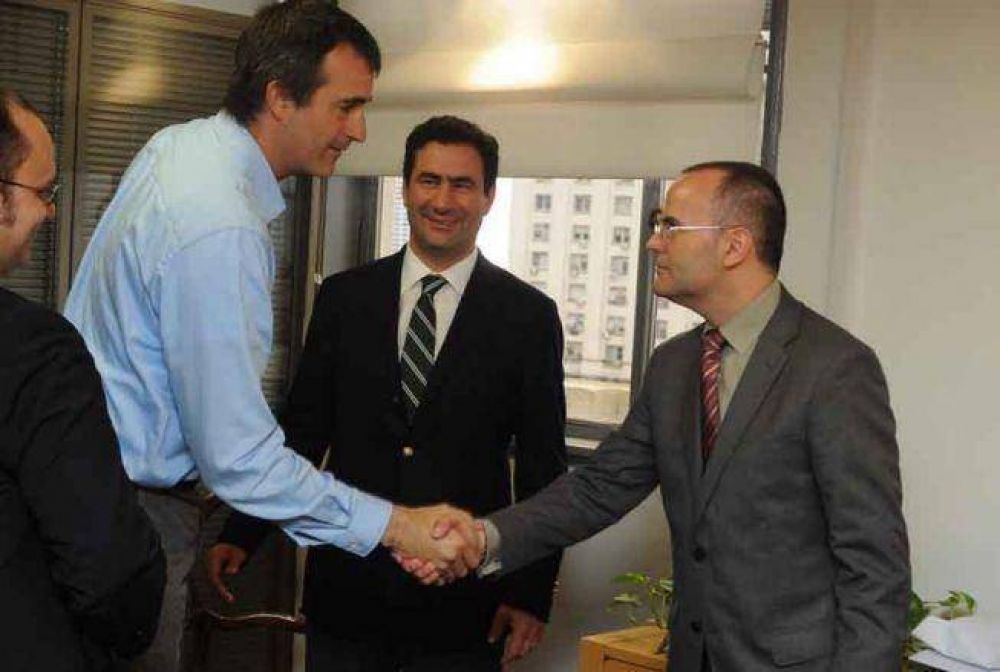 Bullrich con funcionarios de Galicia