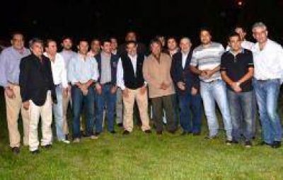 Beder e intendentes ya delinean la estrategia oficialista para octubre