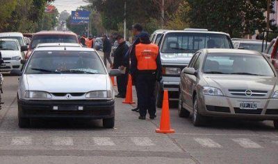 Fueron retenidos 17 autos y 7 motos por alcoholemia, m�s 25 motos por falta de casco