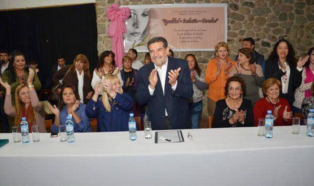 Beder acompa�� a la realizaci�n del primer encuentro de mujeres chilecite�as