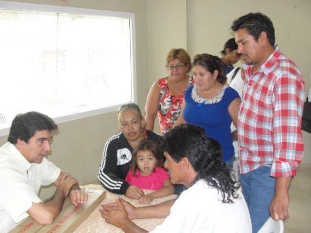 Familiares de internos de la Alcaid�a de S�enz Pe�a conformaron una comisi�n y presentaron queja ante el diputado S�nchez