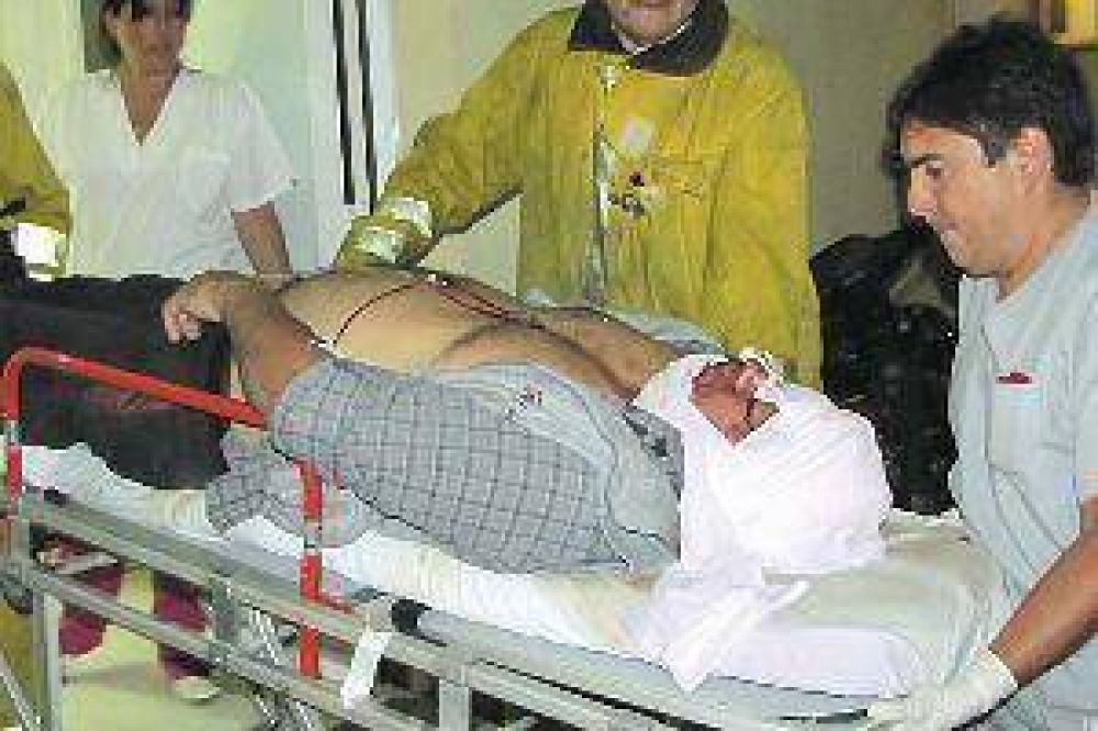 Batalla campal: polic�a con muerte cerebral y tres heridos de bala