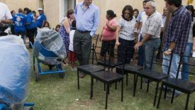 La Gobernadora entreg� herramientas de trabajo