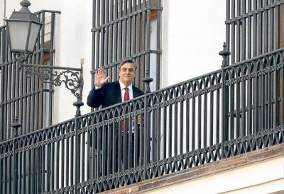 Pi�era impulsa a un ex funcionario de Pinochet para la presidencia de Chile