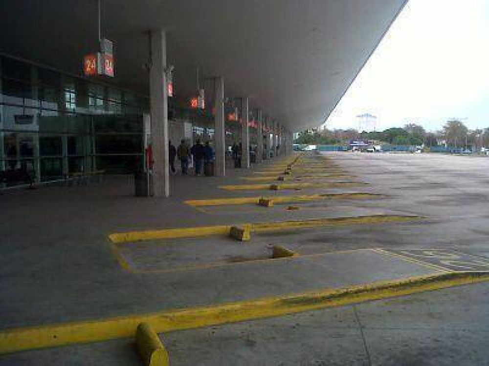 LA TERMINAL DE MAR DEL PLATA DESIERTA POR EL PARO DE LA UTA