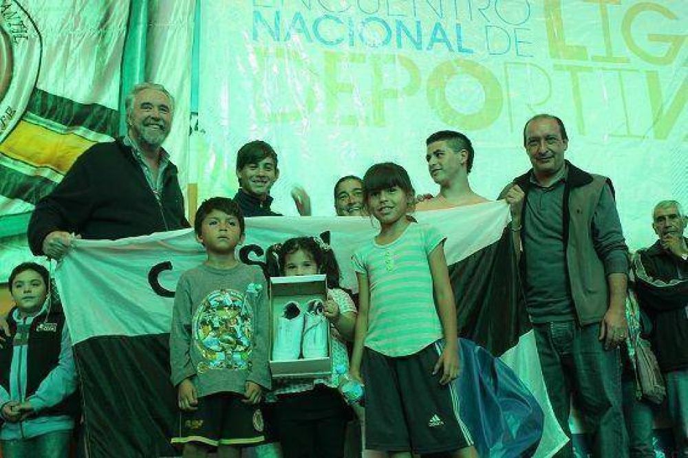 Vivona y West lanzaron las Ligas Comunitarias Deportivas de Moreno