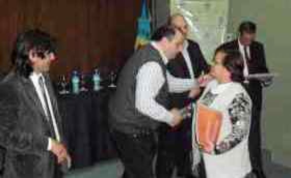ACTO DE ENTREGA DE ACTAS DE BIEN DE FAMILIA 