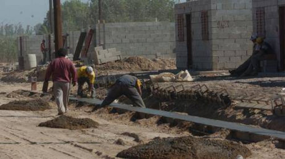 Buscan tierras para construir viviendas
