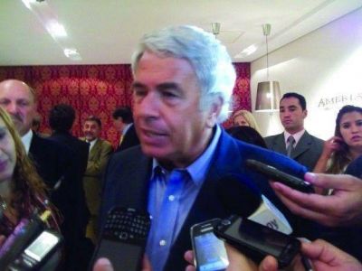 La ausencia del gobernador De la Sota en el rally gener� rumores de traslado