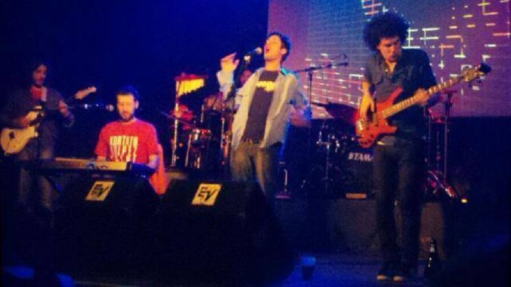 El Kuelgue le hizo la fiesta a los tucumanos
