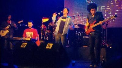 El Kuelgue le hizo la fiesta a los tucumanos