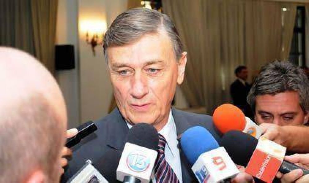 Binner "no quiere politizar" el tema de los inundados de Santa Fe 