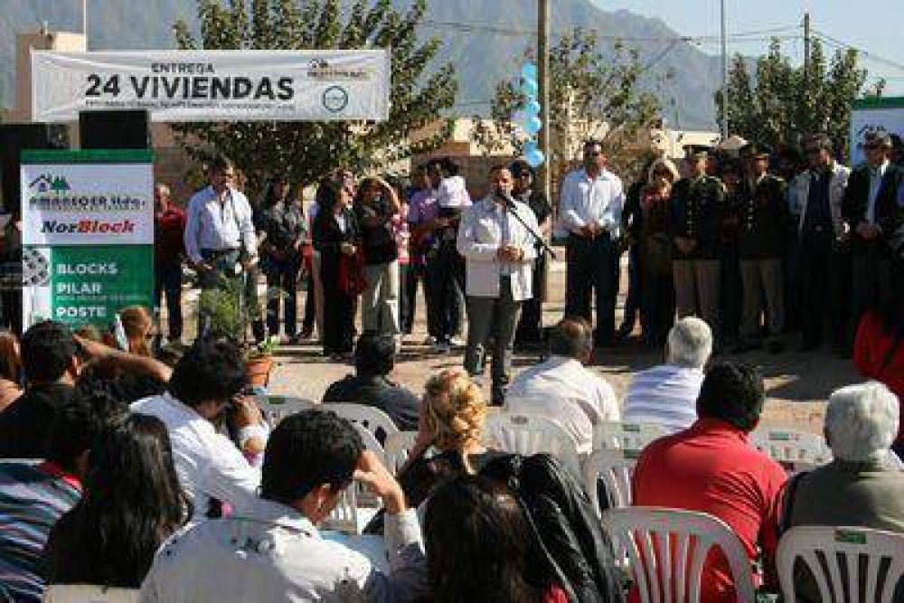  QUINTELA ENTREG� VIVIENDAS, "LOGRAMOS UNA CALIDAD DE VIVIENDA DIFERENTE PARA NUESTRA COMUNIDAD� 