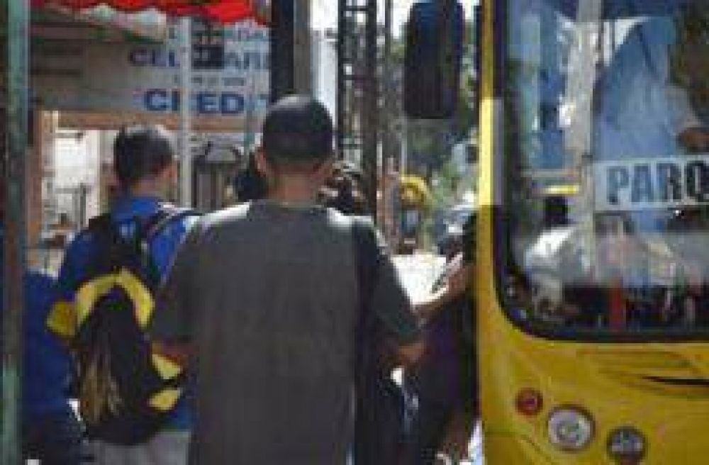 Usuarios aseguraron que el servicio de colectivos �empeora d�a a d�a�