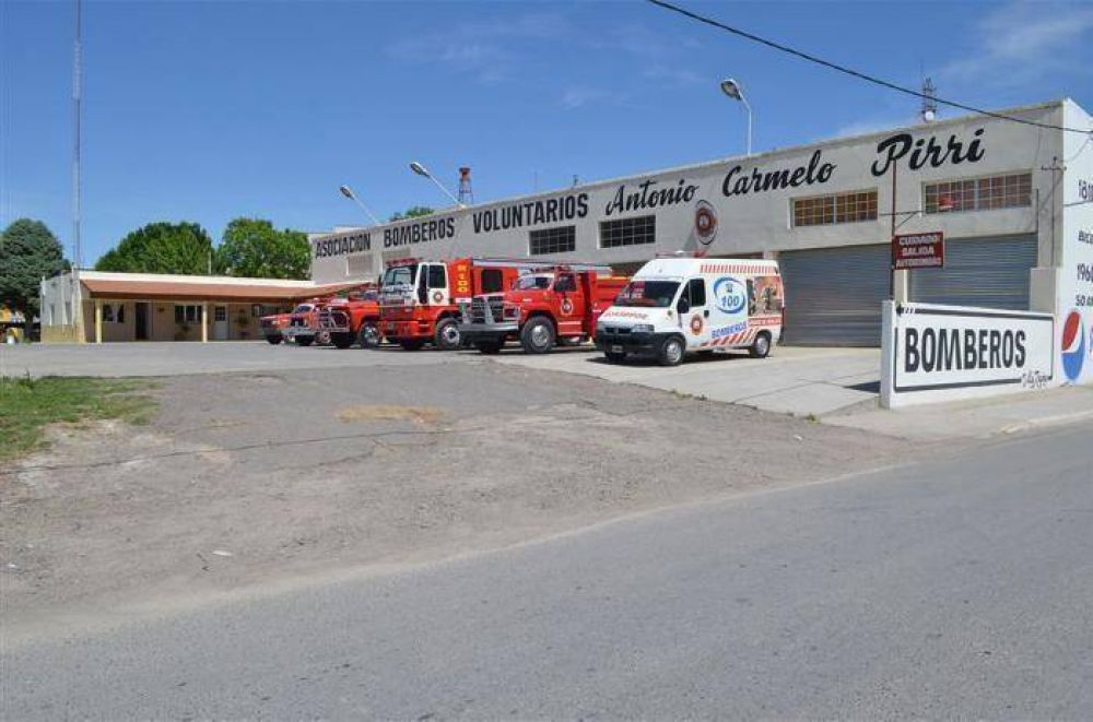 Pagan parte de la deuda con bomberos voluntarios
