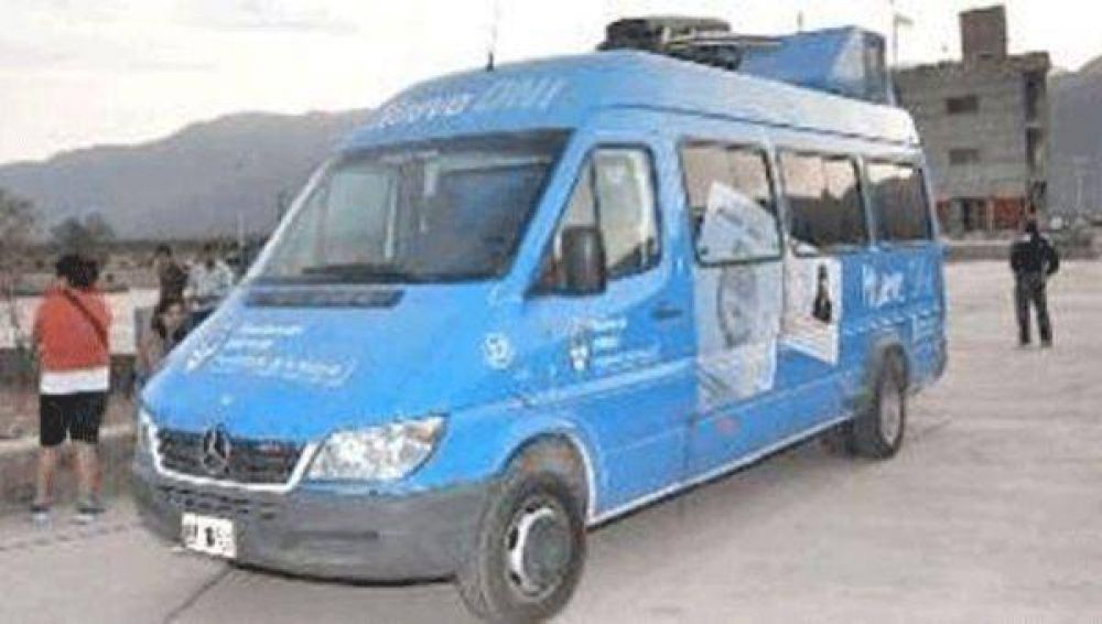 La combi de los DNI llega a Famatina