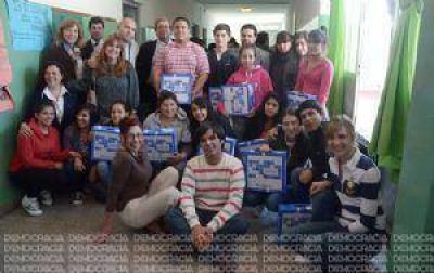 Aseguran que en Jun�n llevan entregadas 7.500 netbooks a docentes y estudiantes