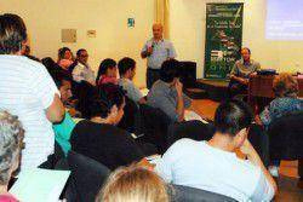 Desarrollo Social capacit� a integrantes de organizaciones comunitarias
