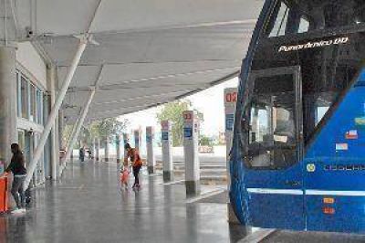 El paro de colectivos de larga distancia va por su quinto d�a