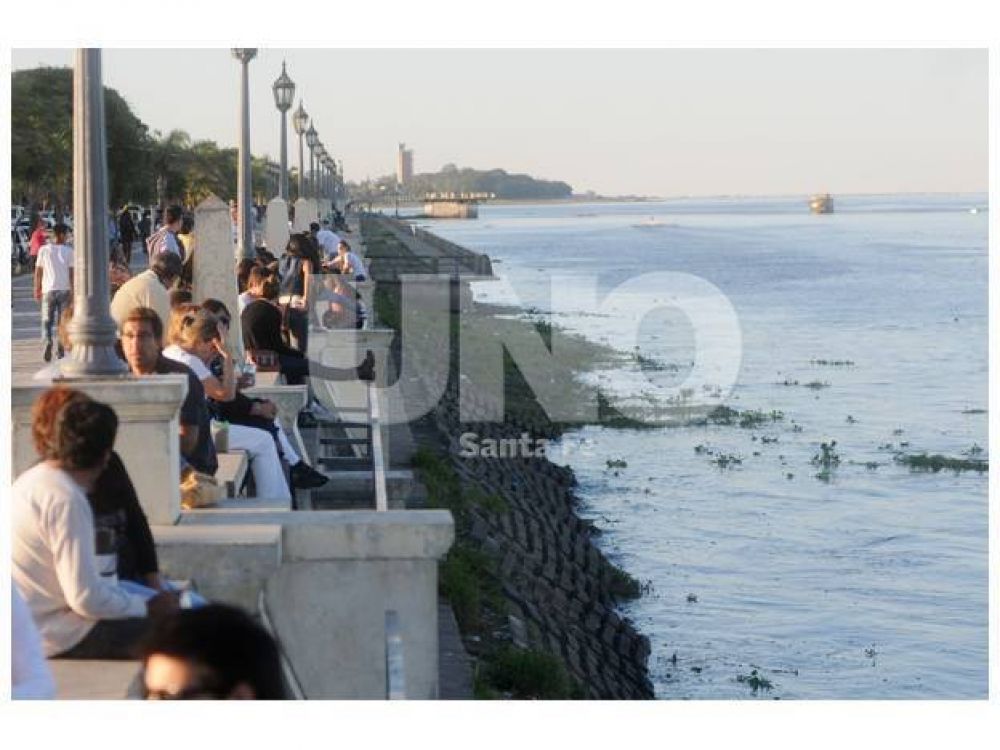 El r�o subi� 28 cent�metros en tres d�as, pero ahora bajar�a
