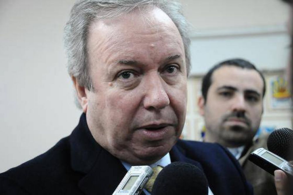 Peralta a Crist�bal L�pez: �El problema es con un tipo que se llena de plata y no invierte nada�