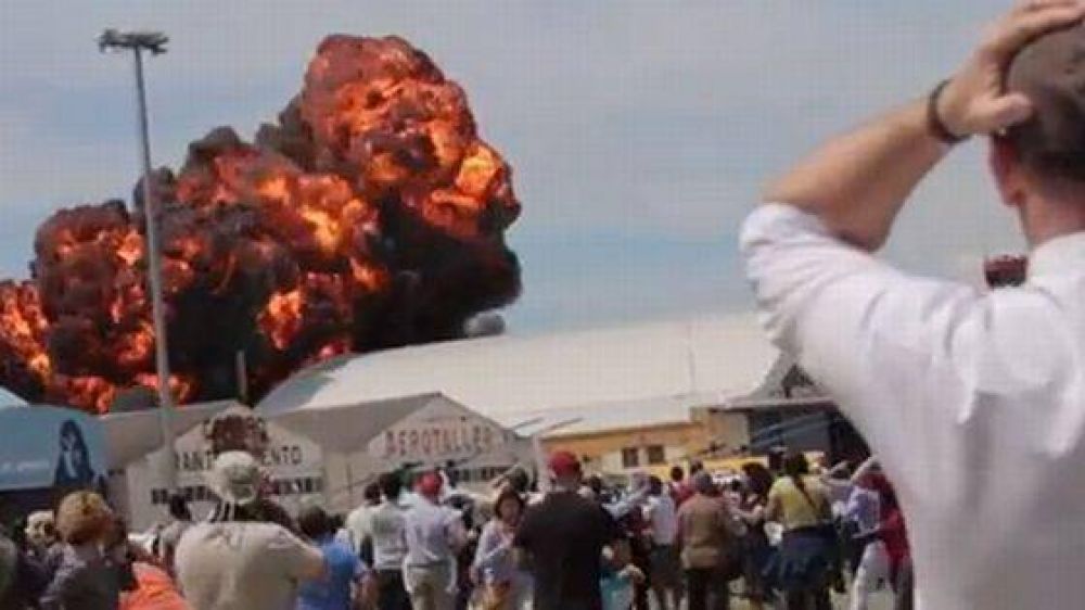 Accidente fatal en una exhibici�n de aviones en Espa�a