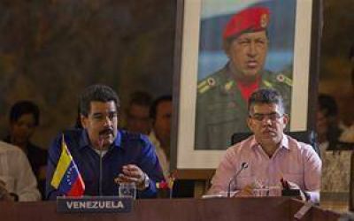 Tras dos meses sin Chvez, Maduro lucha por reencauzar su revolucin