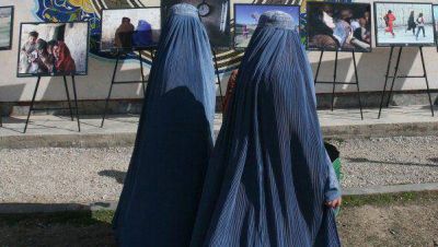  Un afgano mata en p�blico a su hija para lavar el honor de la familia