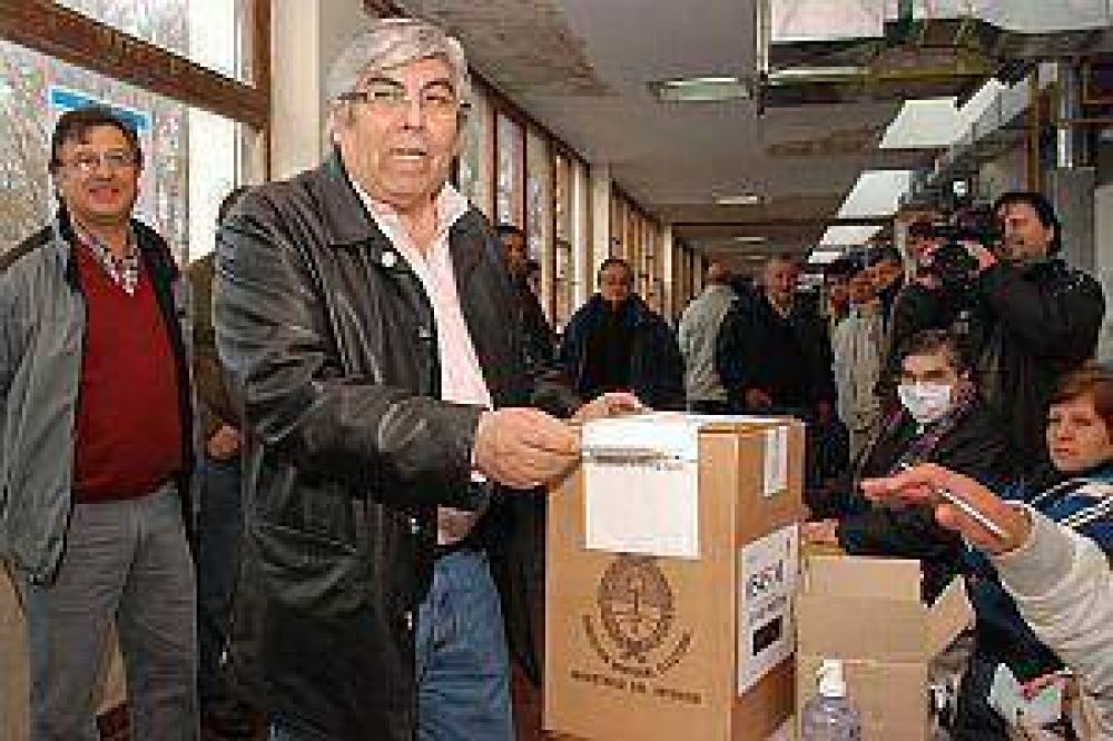 Moyanismo admite que el "l�mite" para cerrar un frente electoral es Macri