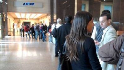 AFIP aclar� que autoriza a comprar divisas seg�n "capacidad contributiva"