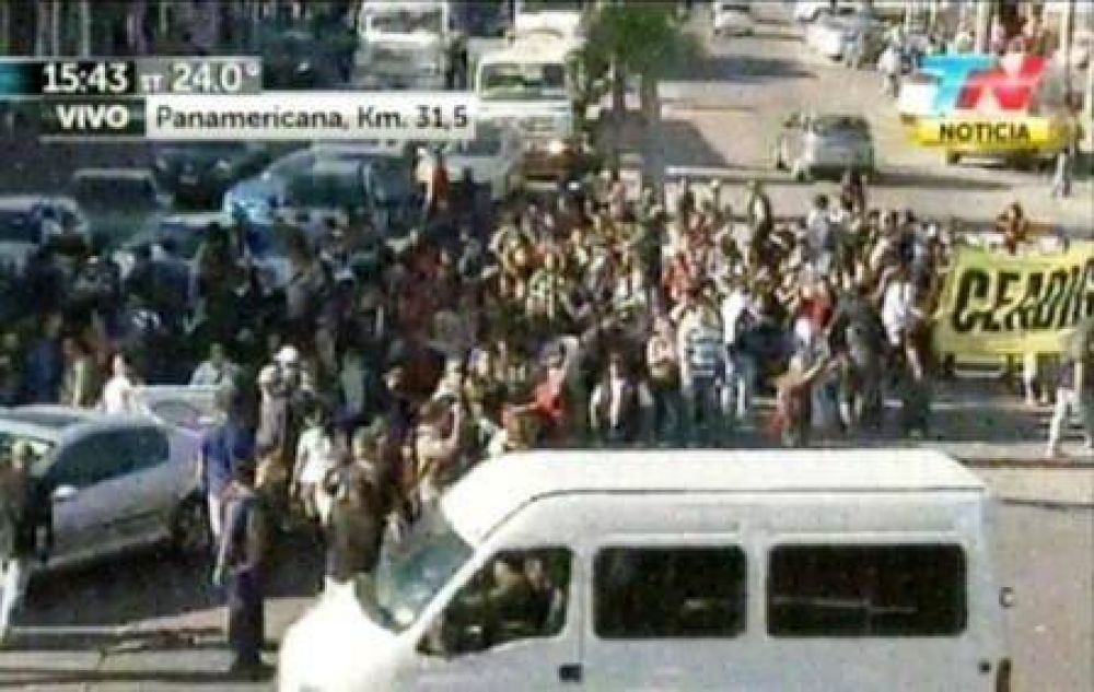 Trabajadores de la autopartista Lear intentaron cortar Panamericana, pero gendarmer�a impidi� la protesta