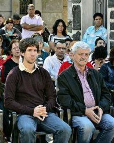 Andreotti otorg� un aumento de sueldo para los empleados municipales