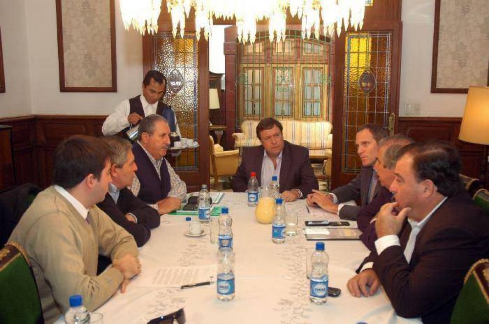 No m�s becas desde julio, promesa del gobierno