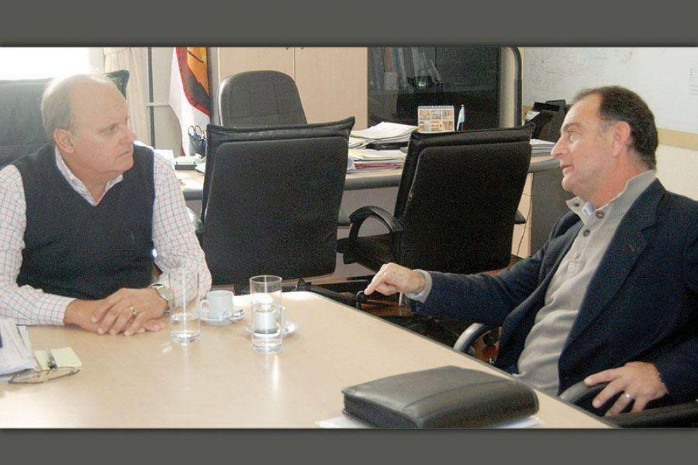 Di Pierro analiz� con Zudaire la actividad agr�colo ganadera de la zona
