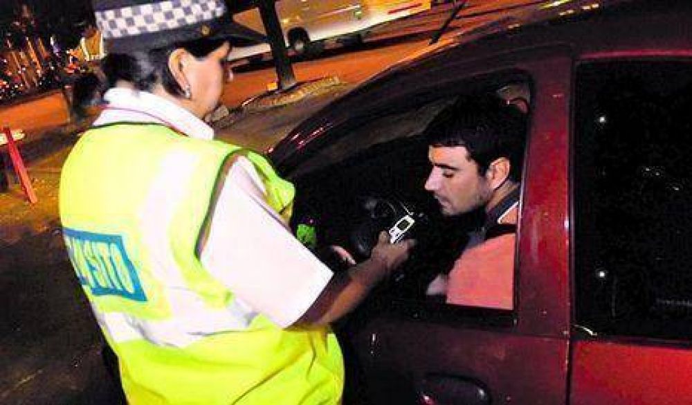 Quieren "tolerancia cero" de alcohol para conductores
