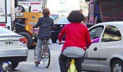 Estudio revela graves faltas de ciclistas porte�os