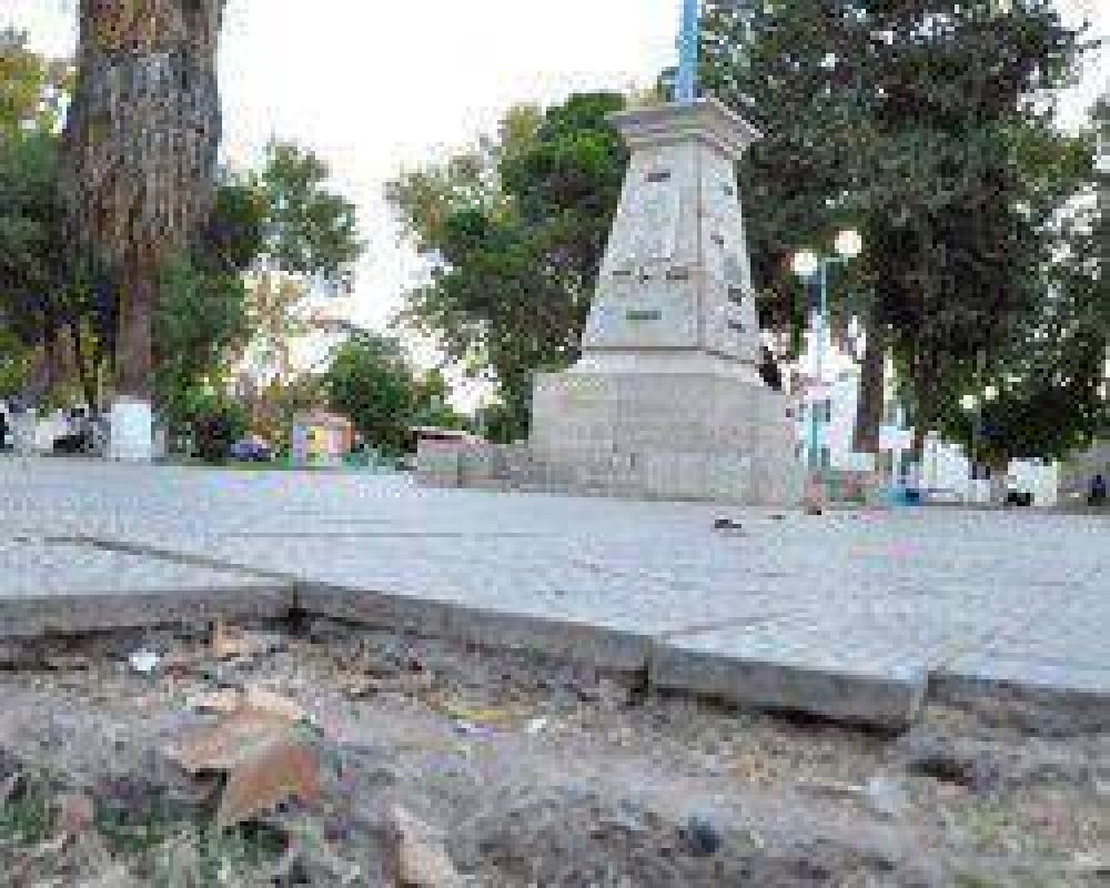 Con 900 mil pesos cambiarn a nueva la plaza central de Albardn