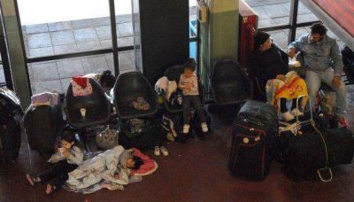 Retiro: ofrecen hoteles y comidas a los pasajeros varados